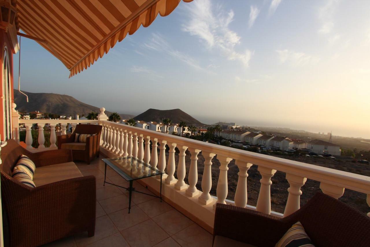 Vivatenerife - Villa With Pool, Jacuzzi And Sea View Chayofa Bagian luar foto