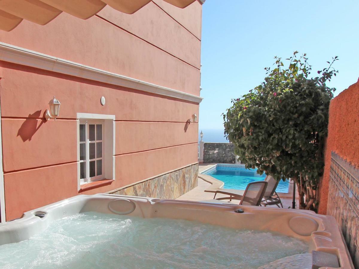 Vivatenerife - Villa With Pool, Jacuzzi And Sea View Chayofa Bagian luar foto