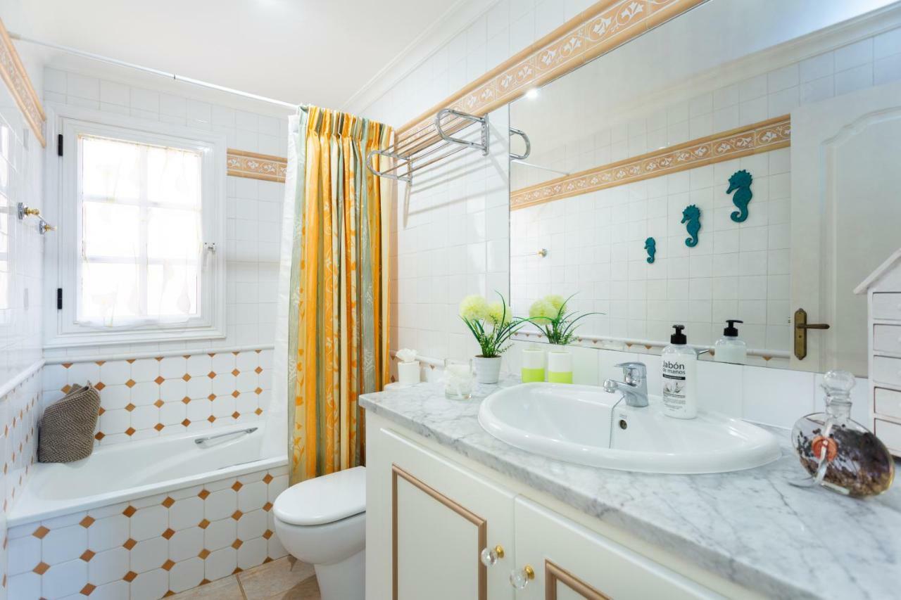 Vivatenerife - Villa With Pool, Jacuzzi And Sea View Chayofa Bagian luar foto