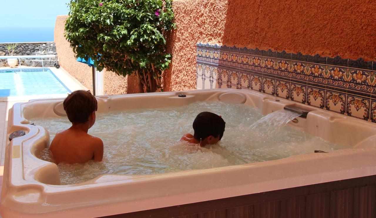 Vivatenerife - Villa With Pool, Jacuzzi And Sea View Chayofa Bagian luar foto
